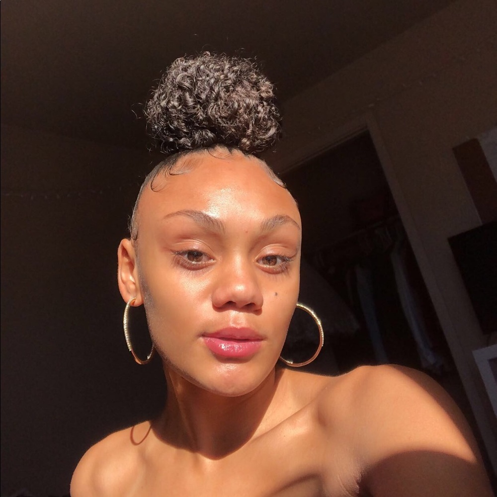 Meet your Posher, Janiya